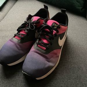 Nike men’s sneakers